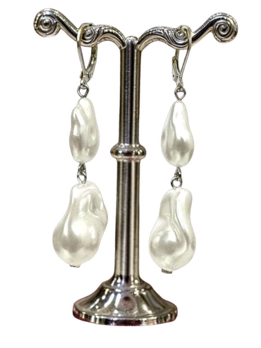 Crystal Avenue The Pearl Edit Silver Tone Huggie Hoop Earrings (NWT)